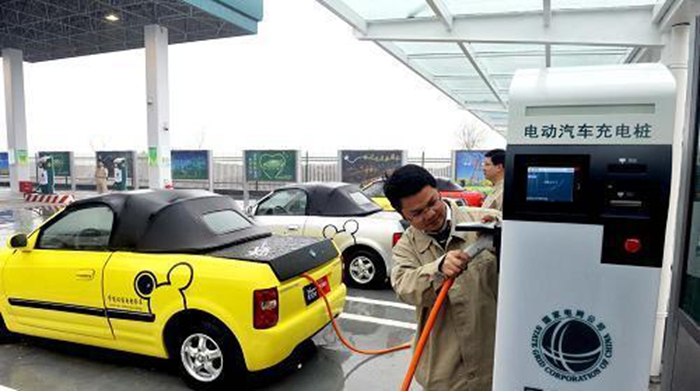 武汉产新能源汽车 “在线充”出国门