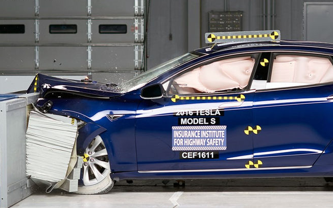 特斯拉Model S与宝马i3两款纯电动车与最高安全评级失之交臂
